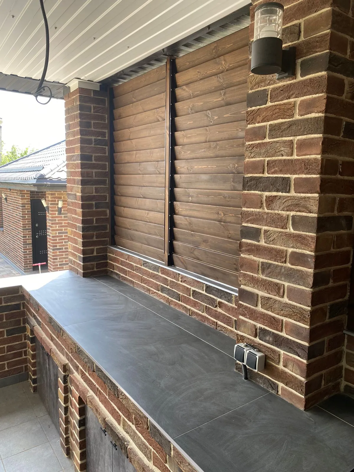 Деревянные поворотные жалюзи